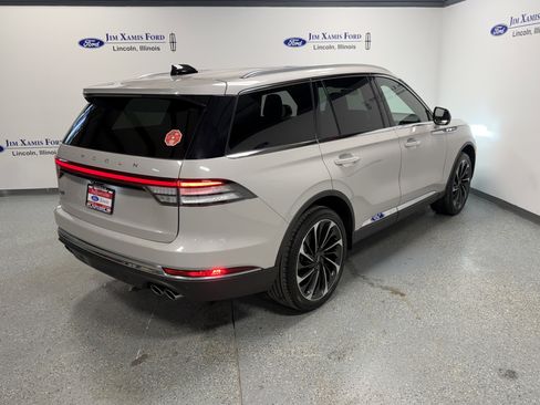 Used 2025 Lincoln Aviator Reserve w/ Illumination Package image 38