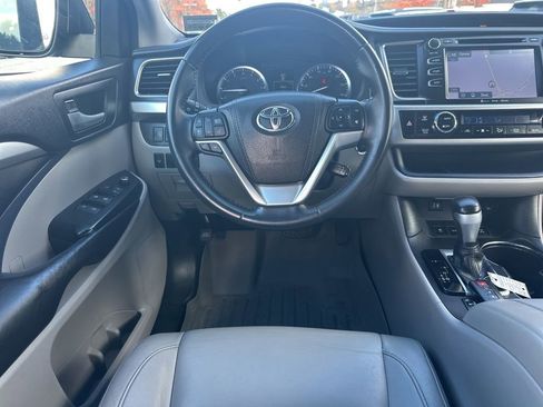 Used 2016 Toyota Highlander XLE image 13