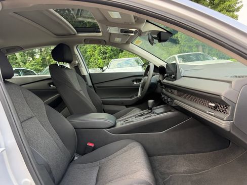 Used 2024 Honda Accord EX image 15