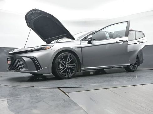 Used 2025 Toyota Camry LE image 44