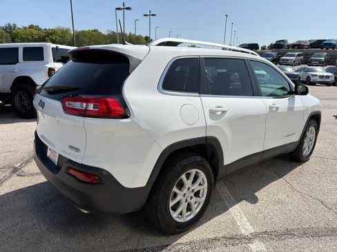 Used 2017 Jeep Cherokee Latitude w/ Comfort/Convenience Group AWD/4WD image 7