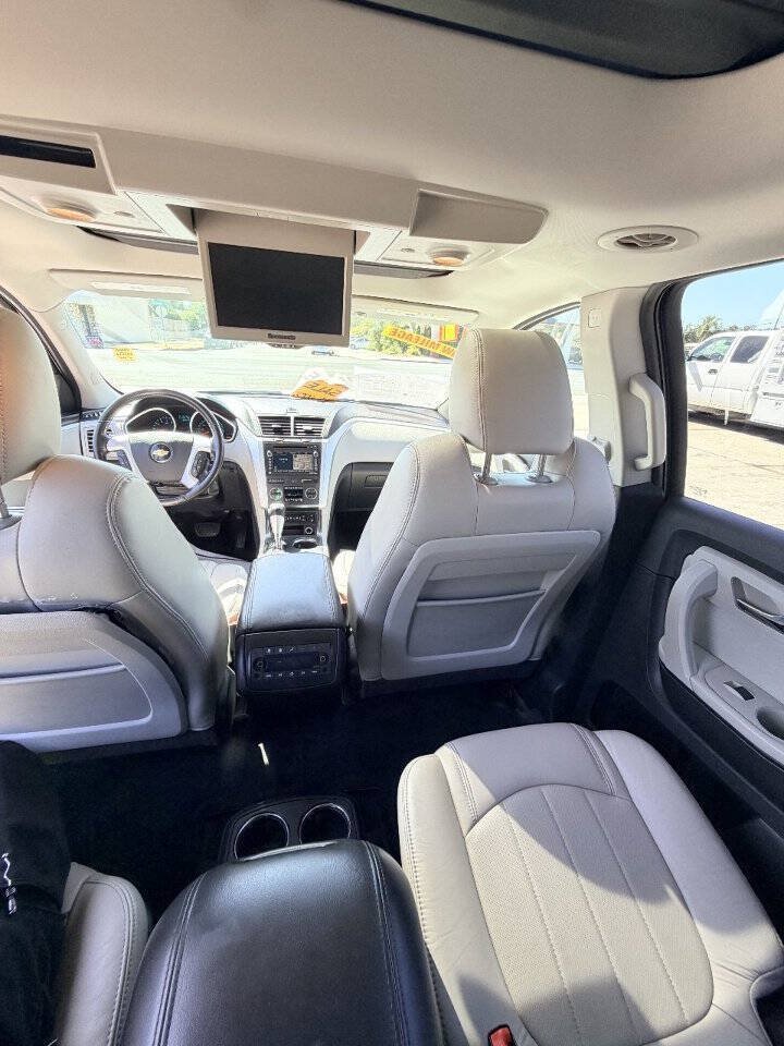 Used 2011 Chevrolet Traverse LTZ FWD image 25
