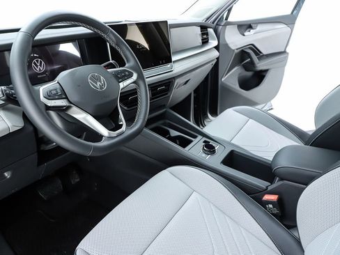 New 2026 Volkswagen Tiguan SE image 58