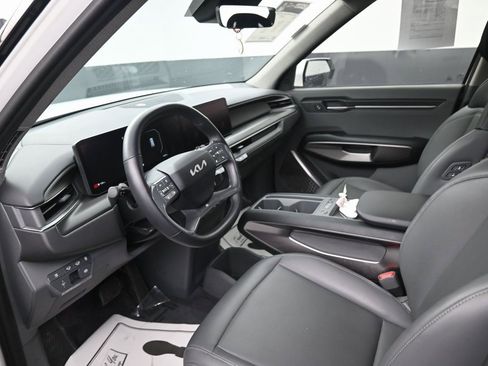 Used 2024 Kia EV9 Light Long Range image 31