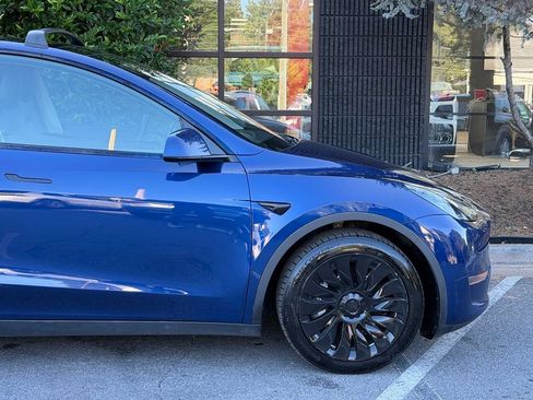 Used 2021 Tesla Model Y Long Range AWD/4WD image 23