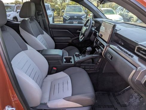 Used 2025 Toyota Tacoma TRD Sport image 30