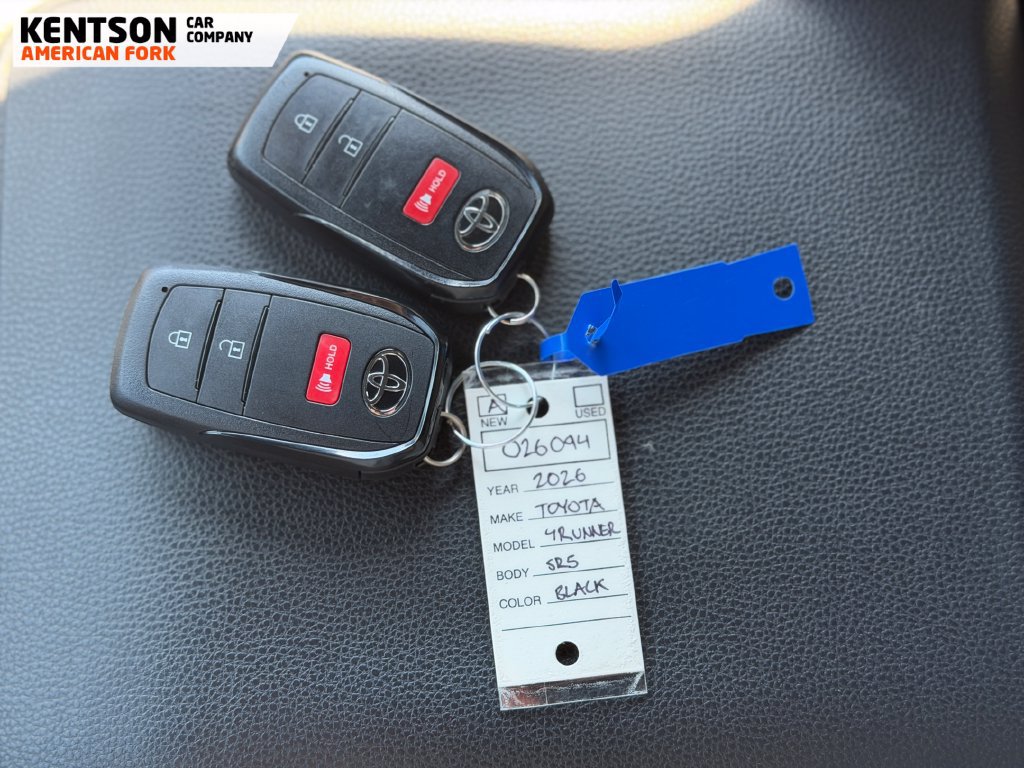 Used 2025 Toyota 4Runner SR5 AWD/4WD image 35