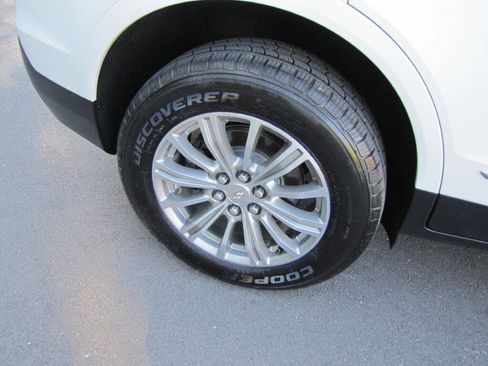 Used 2017 Cadillac XT5 Luxury image 29