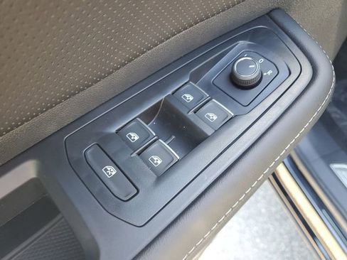 New 2026 Volkswagen Atlas SE FWD image 16