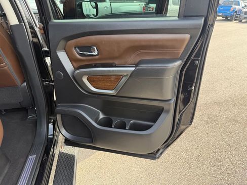 Used 2018 Nissan Titan Platinum Reserve AWD/4WD image 23