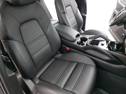 Used 2025 Porsche Cayenne Coupe w/ Premium Package Plus image 12