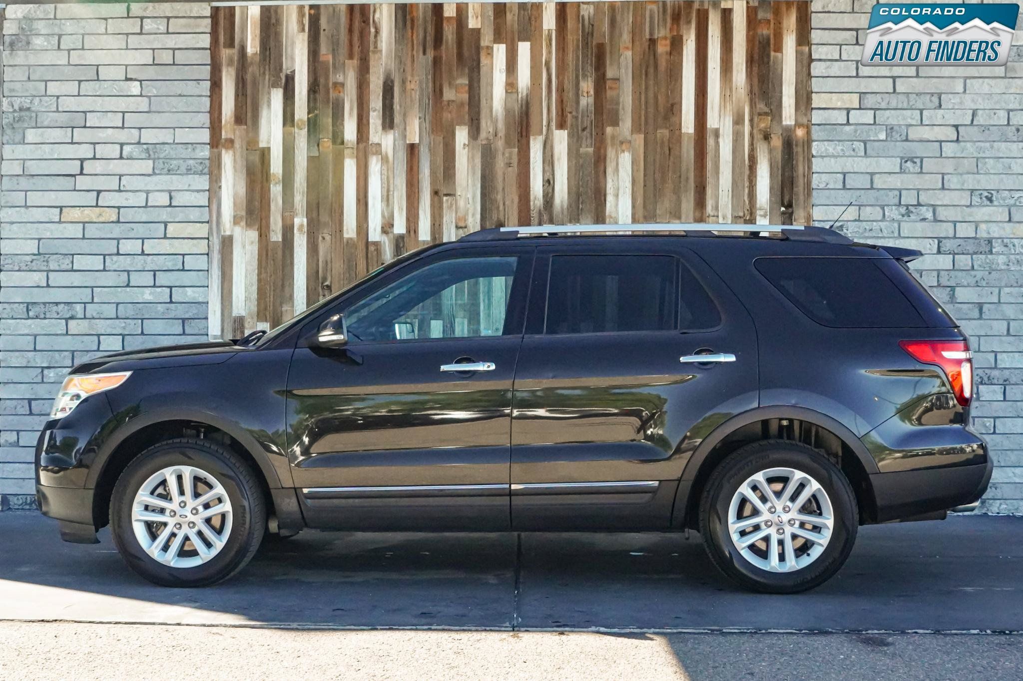 Used 2015 Ford Explorer XLT w/ Equipment Group 202A AWD/4WD image 3
