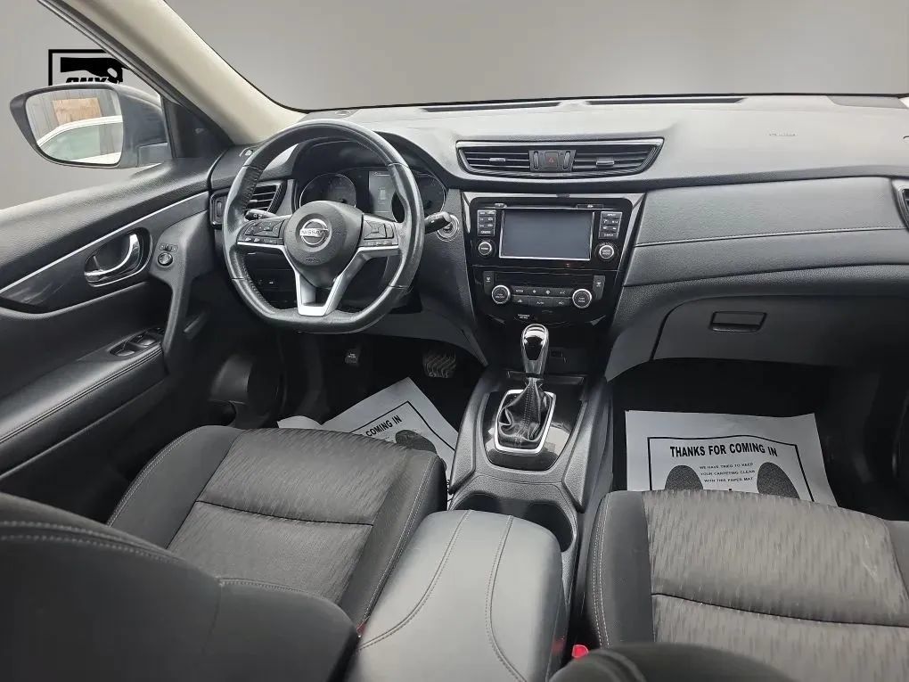 Used 2017 Nissan Rogue SV w/ SV Premium Package AWD/4WD image 14