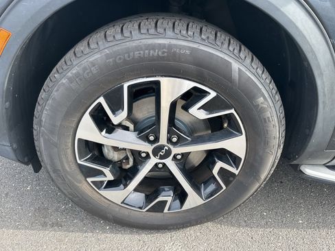Used 2023 Kia Sportage EX AWD/4WD image 9