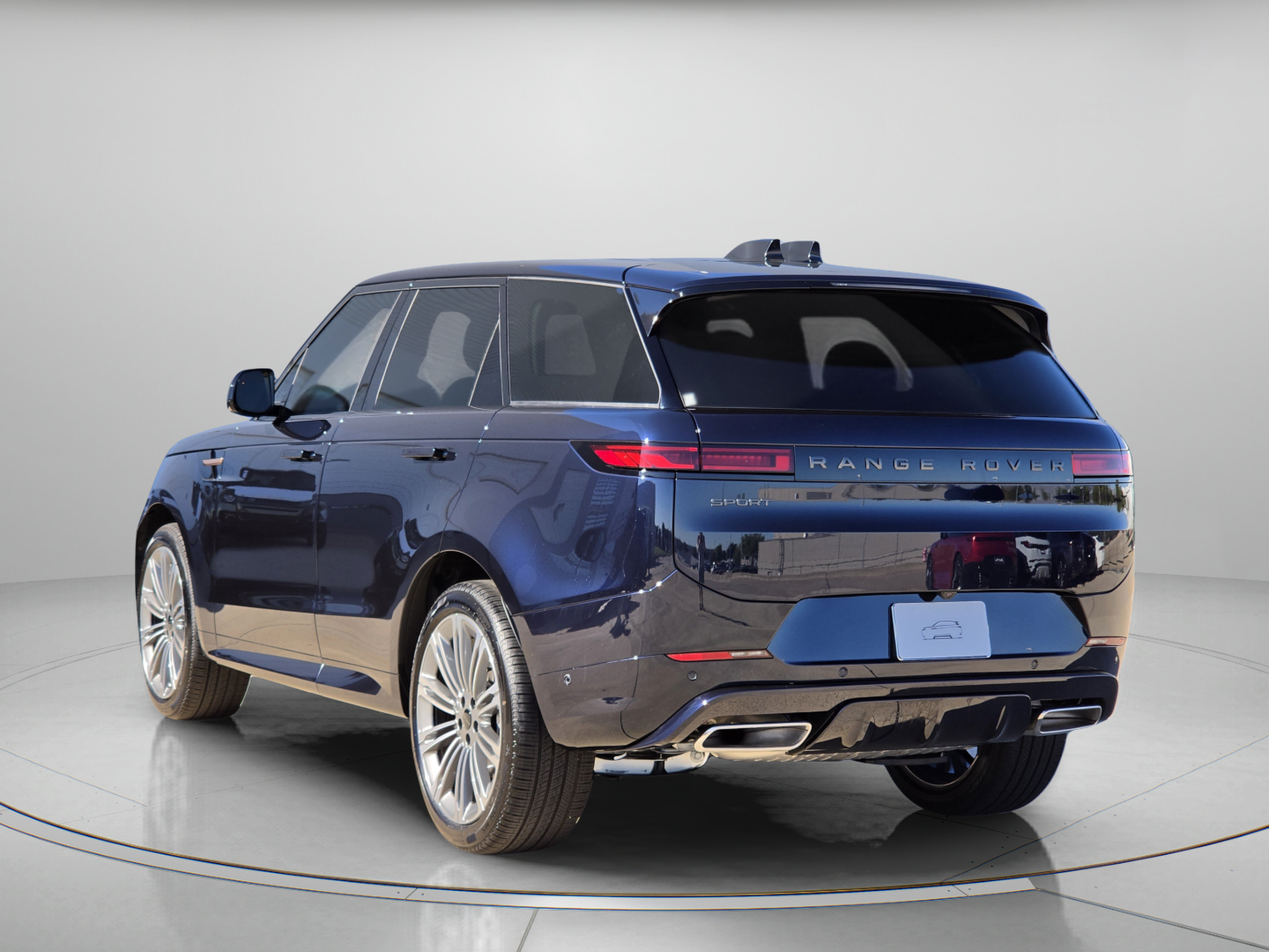 New 2027 Land Rover Range Rover Sport Dynamic SE AWD/4WD image 3