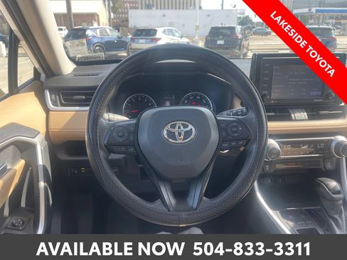 Certified 2020 Toyota RAV4 XLE w/ Convenience Package FWD image 24