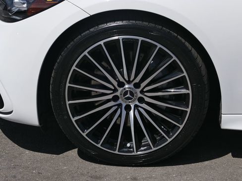 Used 2023 Mercedes-Benz C 300 Sedan image 9