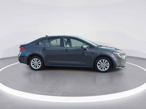 Used 2023 Toyota Corolla LE w/ LE Premium Package image 9