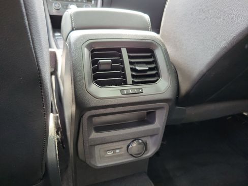 Used 2021 Volkswagen Tiguan SEL image 14