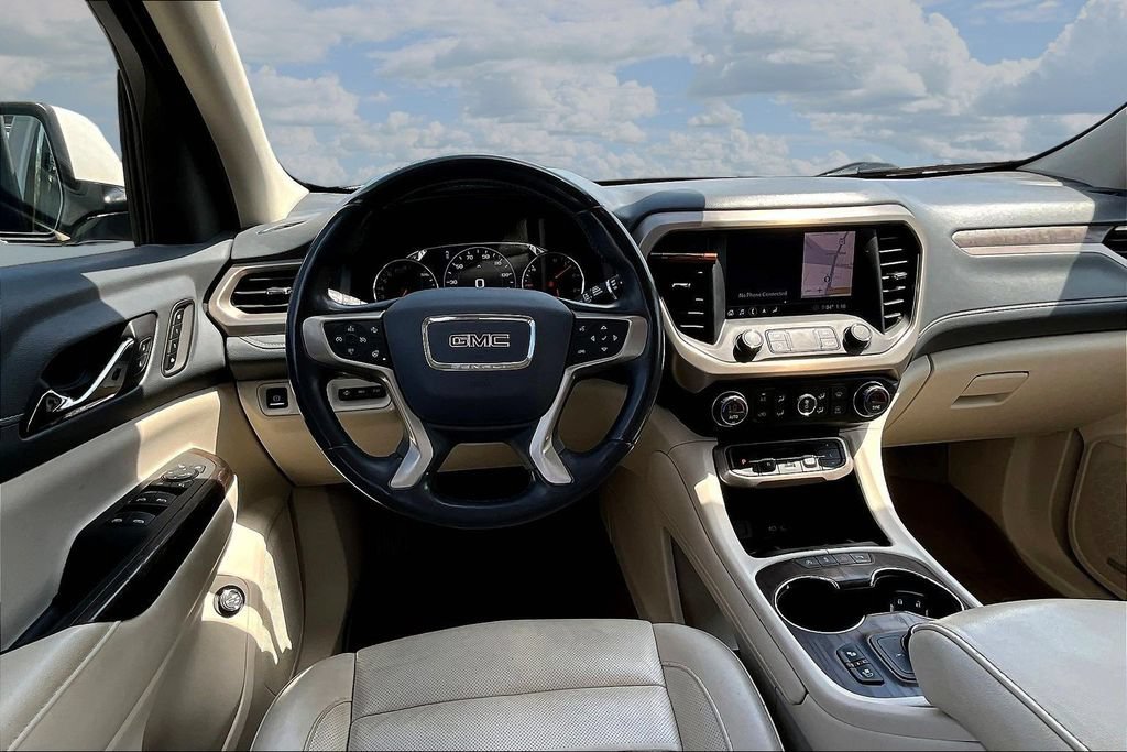 Used 2020 GMC Acadia Denali w/ Technology Package FWD image 8