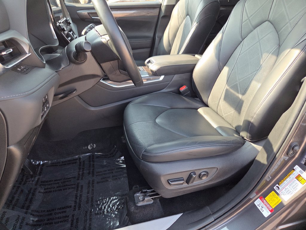 Used 2022 Toyota Highlander Platinum AWD/4WD image 6