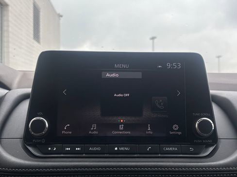 Used 2023 Nissan Rogue SV image 12