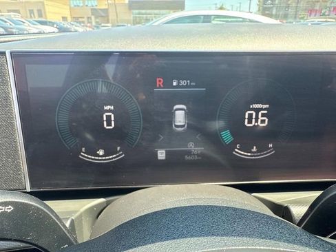 Used 2025 Hyundai Tucson SE image 34