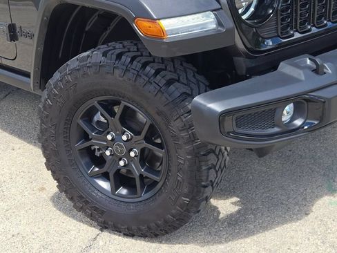 Used 2024 Jeep Wrangler Sport AWD/4WD image 3