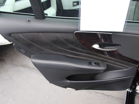 Used 2018 Lexus LS 500 image 30