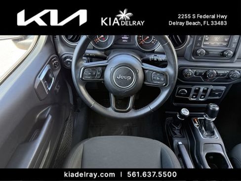 Used 2018 Jeep Wrangler Sport AWD/4WD image 13