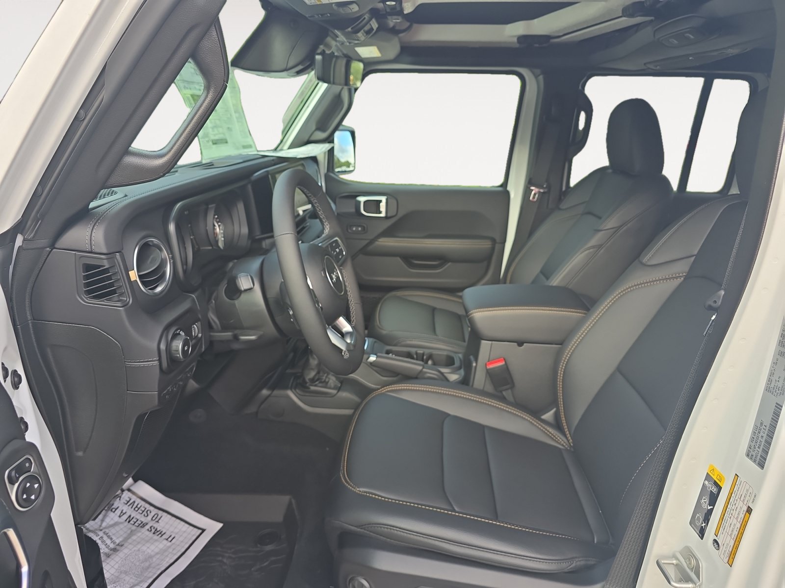 New 2026 Jeep Wrangler Unlimited Sahara w/ Technology Group AWD/4WD image 22