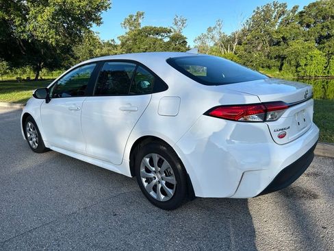 Used 2025 Toyota Corolla LE FWD image 3