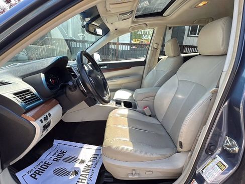 Used 2014 Subaru Outback 2.5i Limited w/ Moonroof Package AWD/4WD image 12