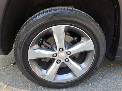 Used 2022 Jeep Grand Cherokee L Limited image 18