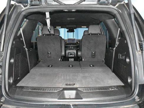 Used 2023 Chevrolet Tahoe Premier AWD/4WD image 30