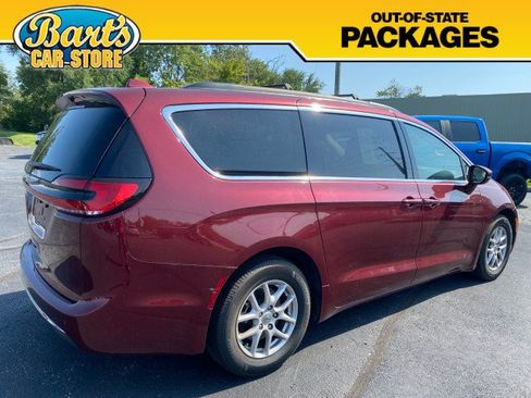Used 2022 Chrysler Pacifica Touring-L FWD image 6