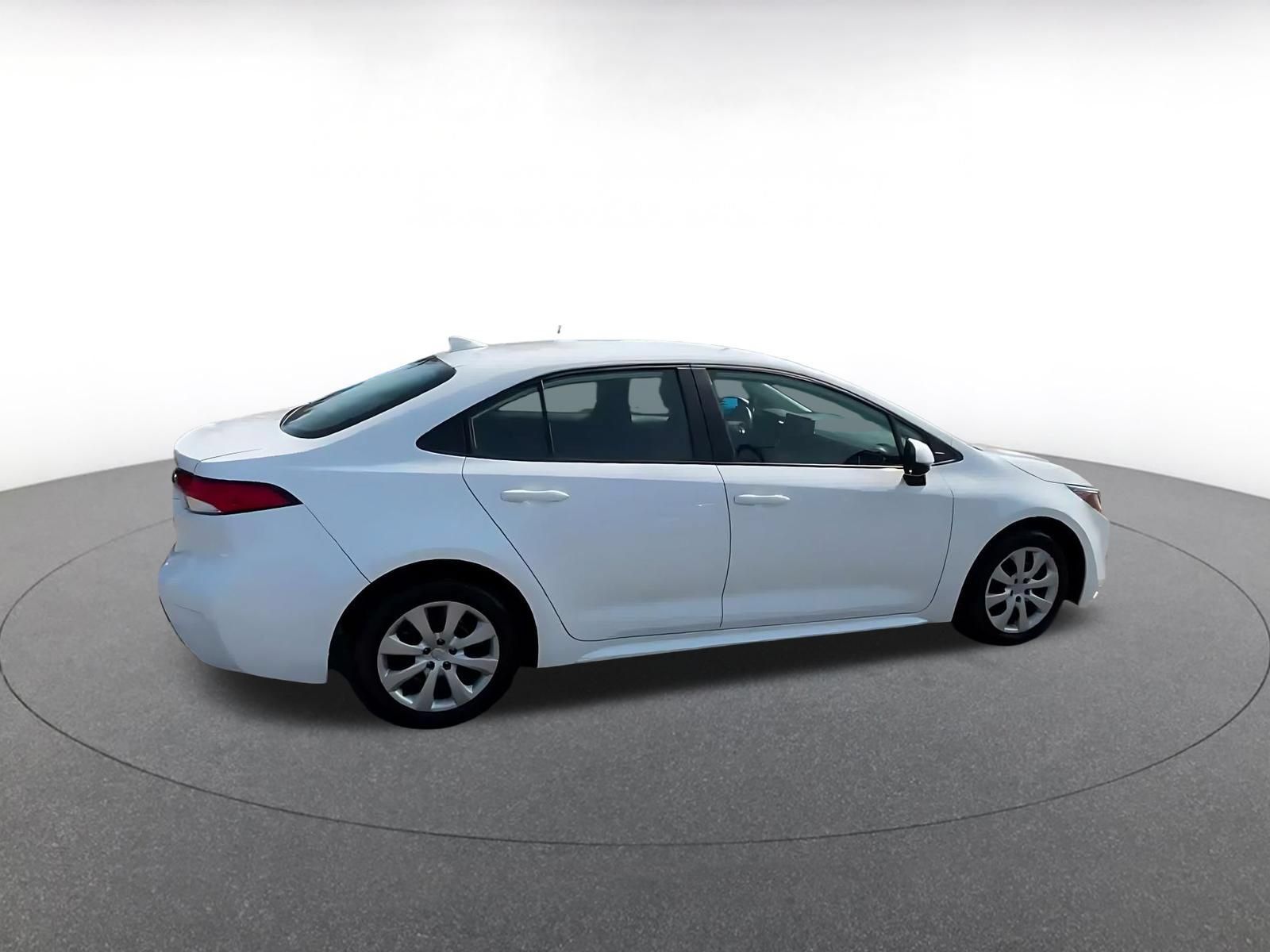 Used 2025 Toyota Corolla LE FWD image 14