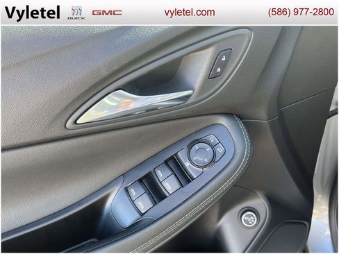Certified 2023 Buick Encore GX Select image 16