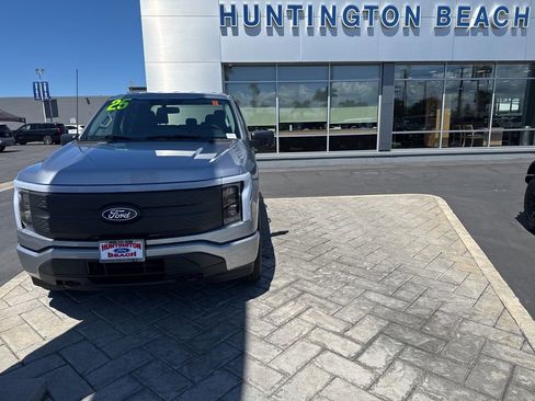 Used 2025 Ford F150 Lightning XLT AWD/4WD image 21