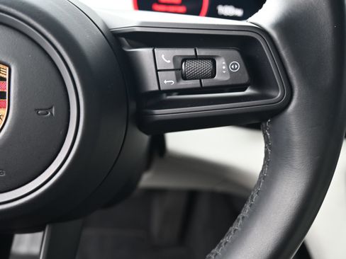 Used 2022 Porsche Taycan image 20