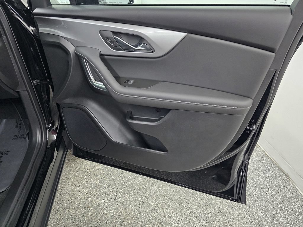 Used 2026 Chevrolet Blazer LT FWD image 22