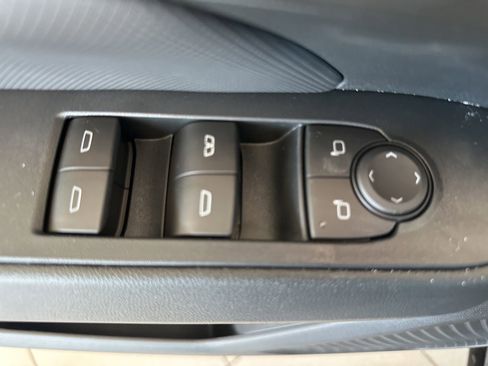 New 2025 Chevrolet Equinox EV RS image 15