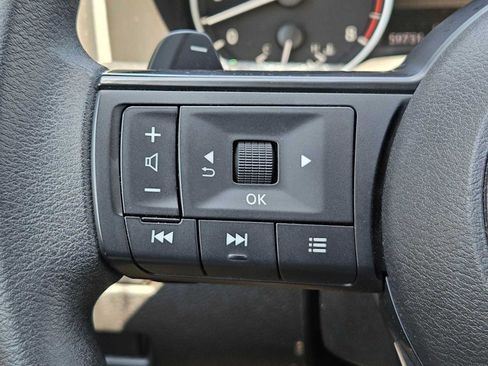 Used 2024 Nissan Rogue SV FWD image 21