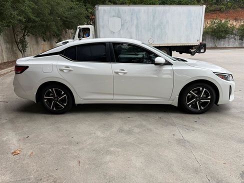 Used 2024 Nissan Sentra SV FWD image 4
