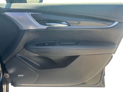 Used 2025 Cadillac XT6 Sport w/ Technology Package AWD/4WD image 16