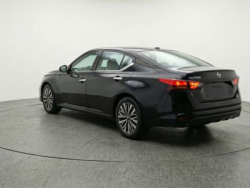 Used 2025 Nissan Altima 2.5 SV image 6