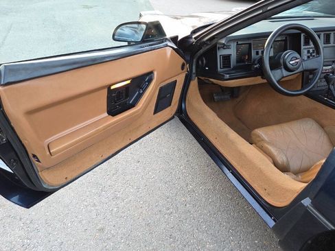 Used 1989 Chevrolet Corvette Convertible RWD image 26