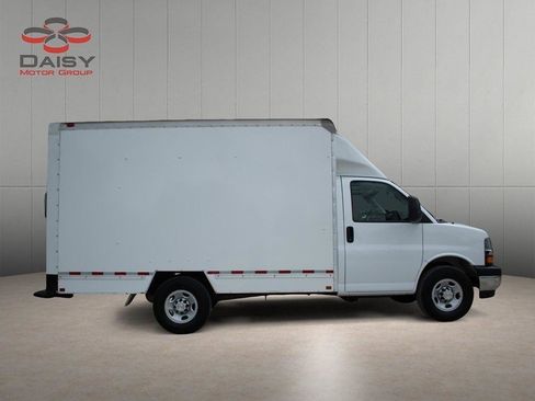 Used 2020 Chevrolet Express 3500 w/ Power Convenience Package image 4