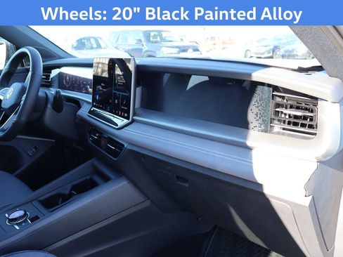 New 2026 Volkswagen Tiguan SE R-Line image 14