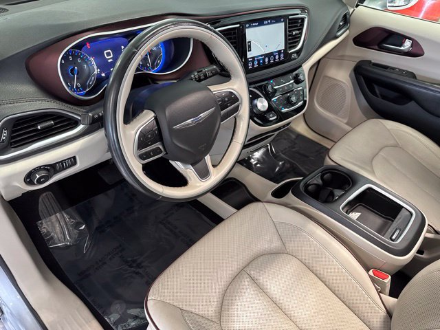 Used 2020 Chrysler Pacifica Limited FWD image 44